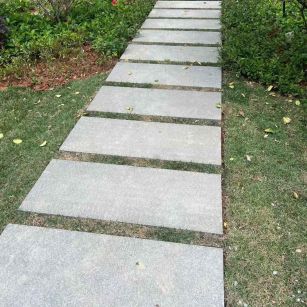 铁岭 芝麻黑小区踏步、汀步石铺装效果