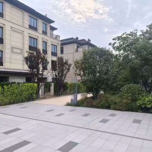 铁岭 芝麻白与芝麻白搭配铺装，尺寸1200*600