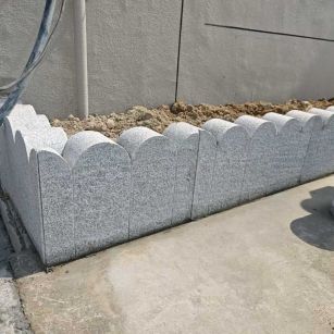 铁岭 芝麻白花岗岩花边石铺装效果图