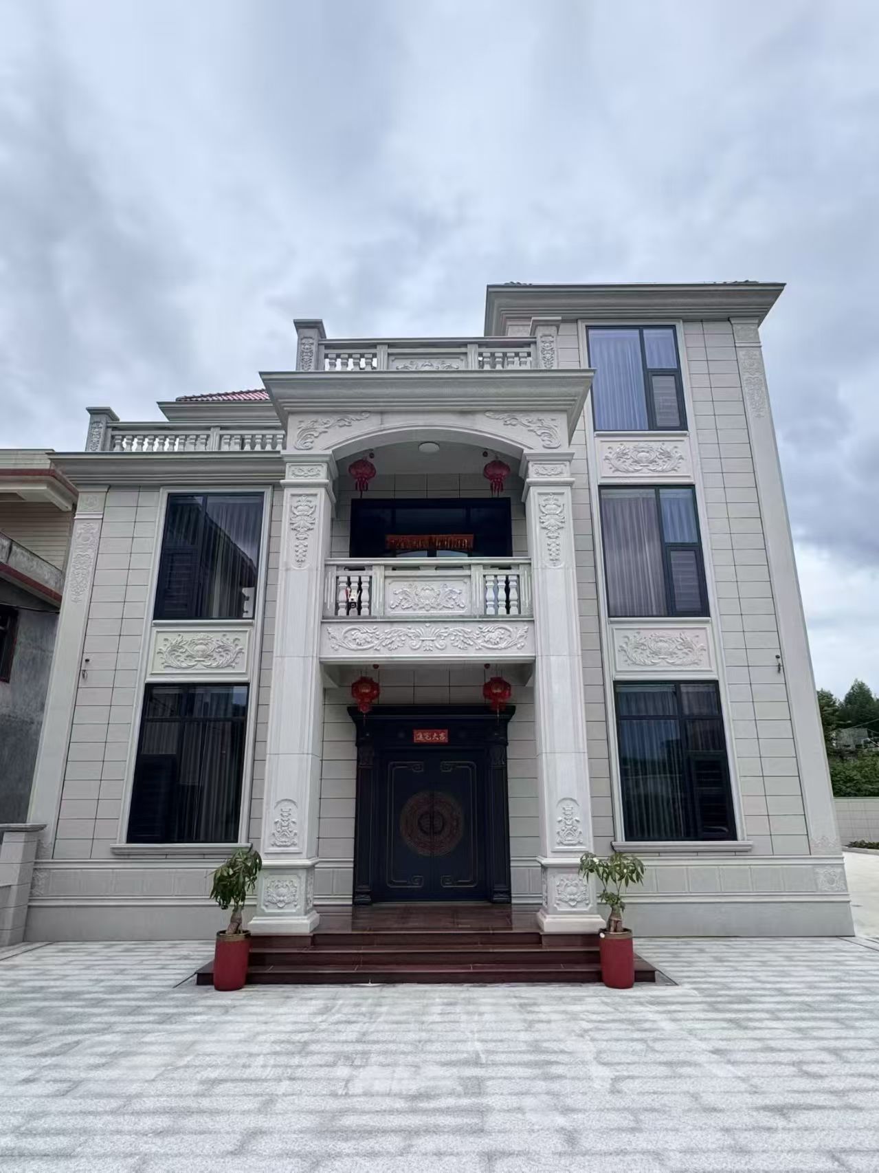 铁岭 芝麻白石材别墅干挂案例展示