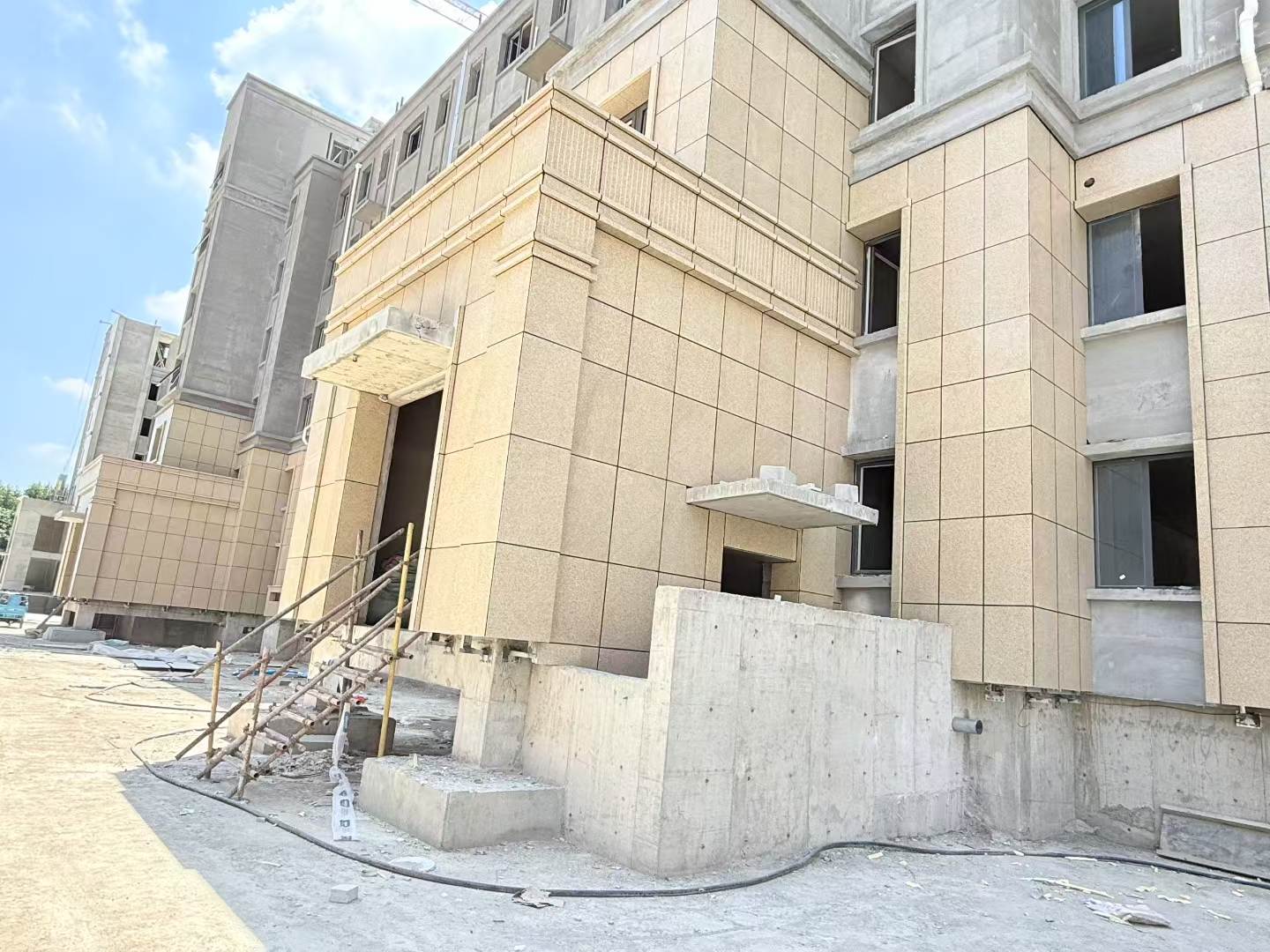 铁岭 黄金麻干挂，工地实拍