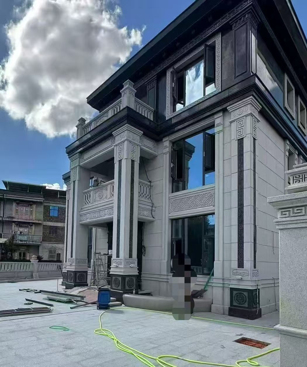 铁岭 别墅干挂，芝麻白与芝麻黑完美配合