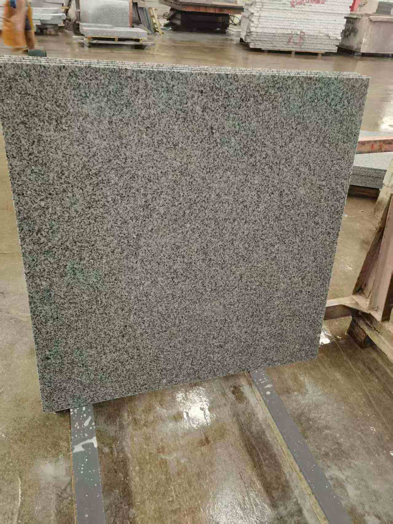 铁岭 芝麻白光面900*900，高地铁标准