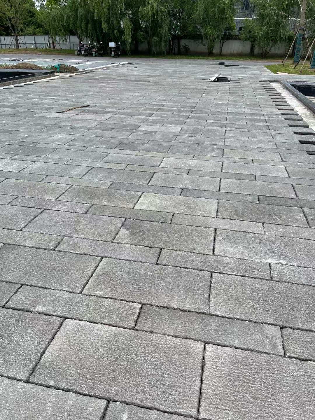 铁岭 工地仿古石铺装现场实拍