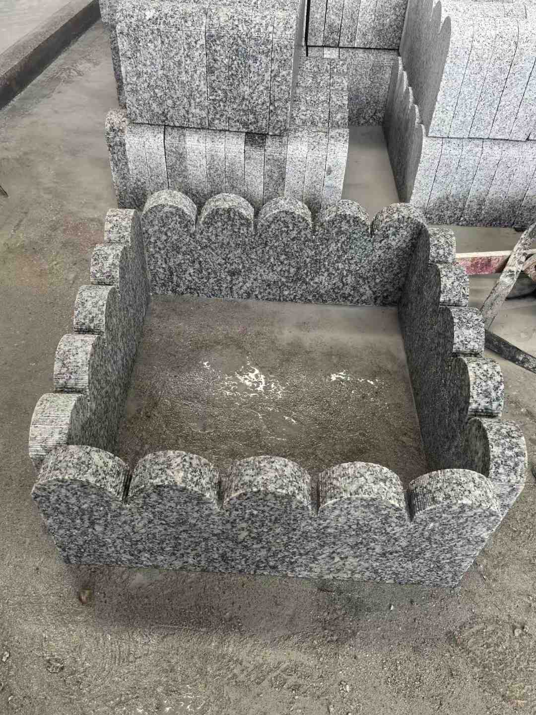 铁岭 花边石、花坛围栏石、花池界石、菜园栅栏石、镶边石、波浪状界石介绍